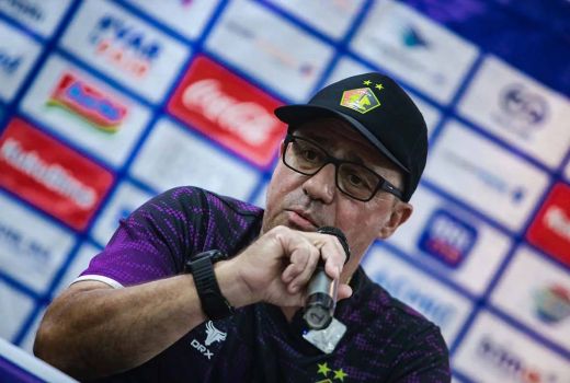 Manajemen Persik Kediri Evaluasi Total Tim, Pelatih Marcelo Rospide Dilepas - GenPI.co