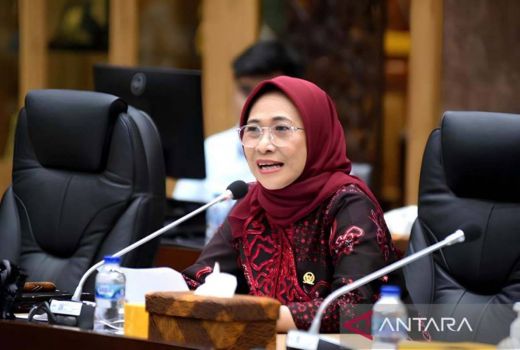 DPR RI Sebut Pelaksanaan Putusan MK soal Pendidikan Gratis Bisa Bertahap - GenPI.co