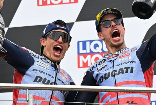 Marc Marquez Merasa Aneh Bersaing dengan Adiknya di MotoGP 2025 - GenPI.co