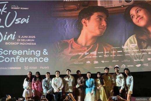 Sinopsis Film Tak Ingin Usai Di Sini: Pengorbanan Cinta di Antara Takdir - GenPI.co