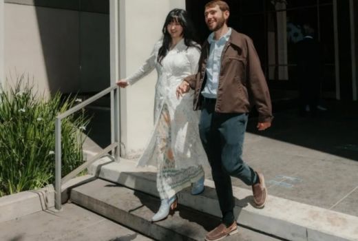 Stephanie Poetri Menikah, Baju Pengantinnya Unik Banget - GenPI.co
