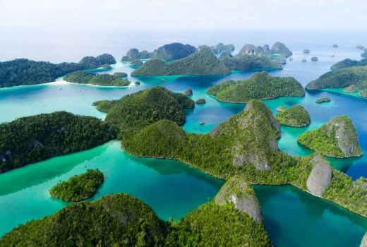 Polemik Tambang Nikel Tak Ganggu Liburan ke Raja Ampat, Ini Kata Menpar - GenPI.co