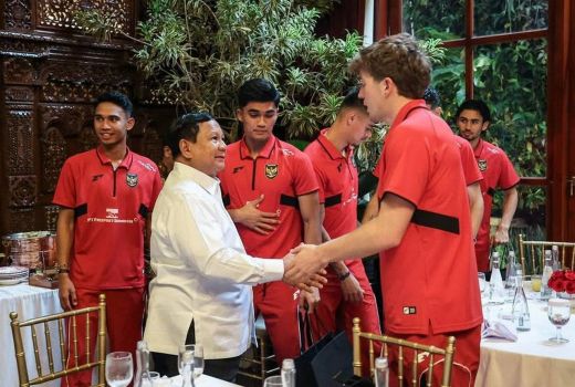Mensesneg: Jam Tangan Rolex Pemain Timnas Tidak Pakai Uang Negara - GenPI.co