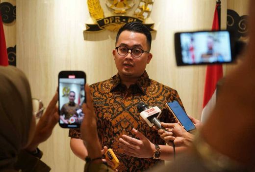 Abraham Sridjaja Bela Bahlil Lahadalia yang Diserang Hoaks AI, Sebut Tak Masuk Akal - GenPI.co