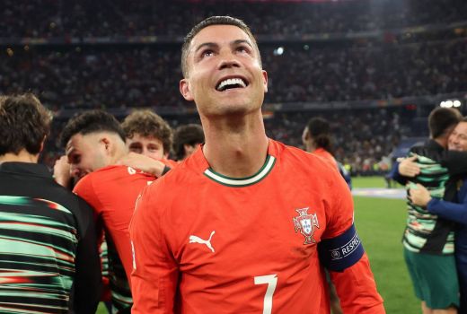 Setelah Juara UEFA Nations League, Ronaldo Putuskan Bertahan di Al Nassr - GenPI.co
