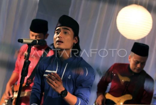 Bebaskan Lagunya Dinyanyikan Musisi Lain Tanpa Royalti, Charly Van Houten: Daripada Mumet - GenPI.co