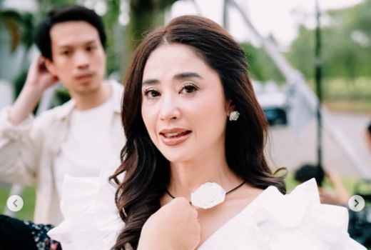 Ogah Terburu-buru Terima Pria, Dewi Perssik Pengin Taaruf - GenPI.co