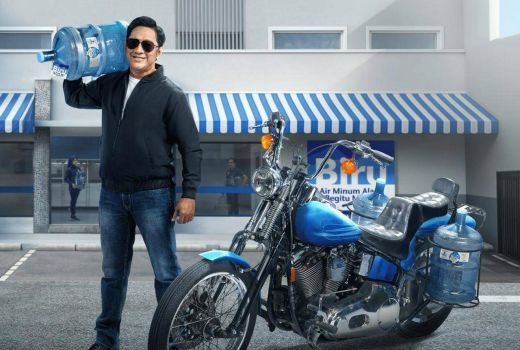 Gandeng Andre Taulany, Air Minum Biru Luncurkan Kampanye 'Biru Pilihan Juara' - GenPI.co