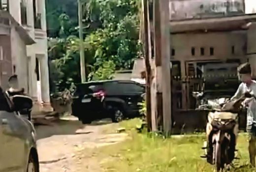 KPK Geledah Rumah Warga OKU, Bawa Dokumen dan Foto Proyek Suap serta Seorang Wanita - GenPI.co