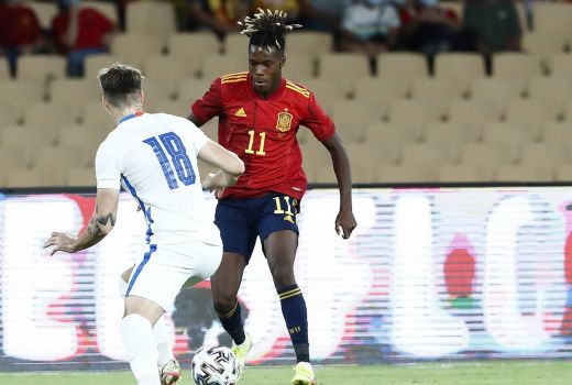 Luis Figo Dukung Real Madrid Bajak Nico Williams dari Barcelona - GenPI.co
