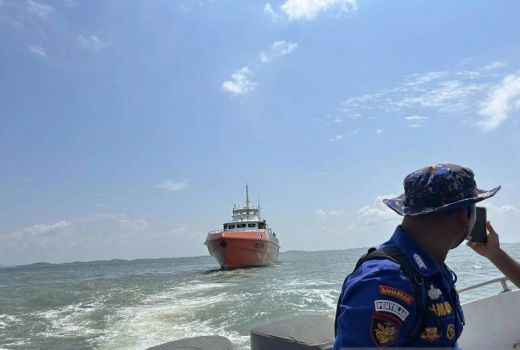 Basarnas Cari 3 Anggota Tim Sepak Bola yang Hilang Seusai Kapal Tenggelam di Batam - GenPI.co