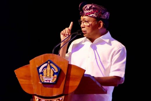 Wayan Koster Akui Ada PHK di Bali, Tapi Bukan di Sektor Wisata - GenPI.co