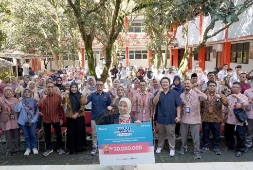 Ainnaya Alfia Putri Bersinar di Ilmupedia Tryout UTBK 2025, Telkomsel Beri Apresiasi - GenPI.co