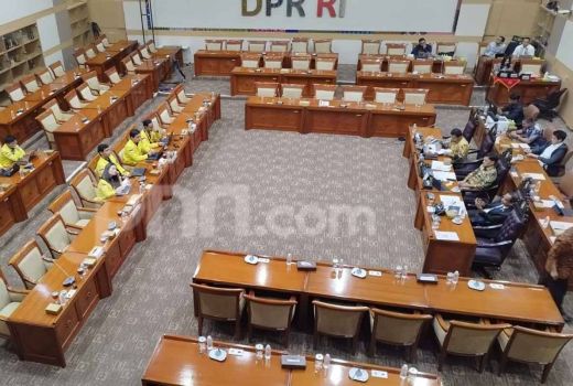PKB Cari Penulis Ulang Sejarah Tak Ketemu, Minta Proyek Fadli Zon Ditunda - GenPI.co