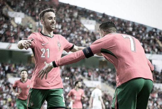 Diogo Jota Meninggal Dunia, Cristiano Ronaldo Tak Percaya - GenPI.co