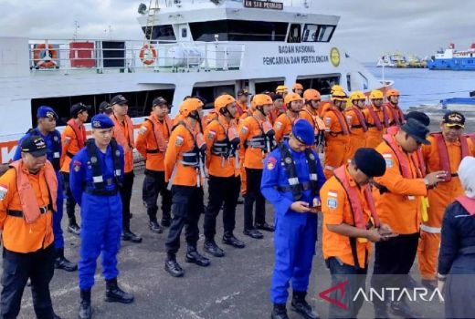 Tim SAR Perluas Pencarian Korban KMP Tunu hingga Malam Hari - GenPI.co