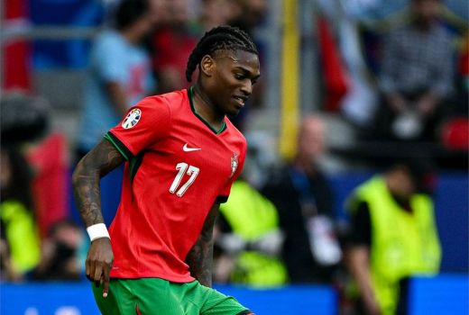 Bayern Munchen Sempat Senggol AC Milan Bahas Rafael Leao, Tetapi Gagal - GenPI.co