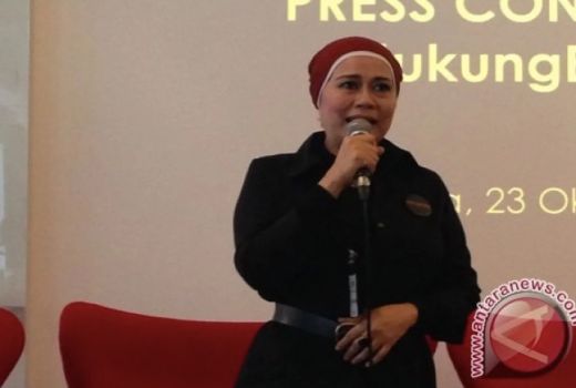 Kehilangan Penglihatan Mata Kanan, Dewi Yull: Setiap Manusia Dikasih Kekurangan - GenPI.co