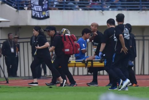 Duh! Bek Persib Jufriyanto Alami Patah Tulang Rusuk, Terancam Absen di Liga 1 - GenPI.co