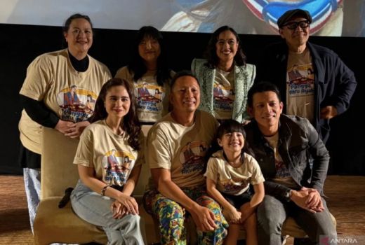 Sinopsis Film Indonesia: Panggil Aku Ayah Angkat Sisi Humanis Penagih Utang - GenPI.co