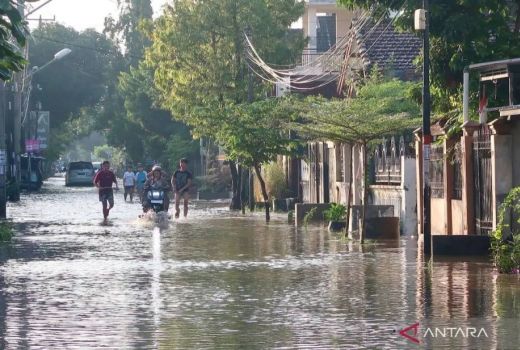 30.681 Orang Terdampak Banjir di Mataram, 15 Jiwa Luka dan 520 Mengungsi - GenPI.co