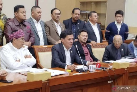 DPR RI Sebut Listyo Sigit Tak Keberatan, Peran Advokat Diperkuat di Revisi KUHAP - GenPI.co