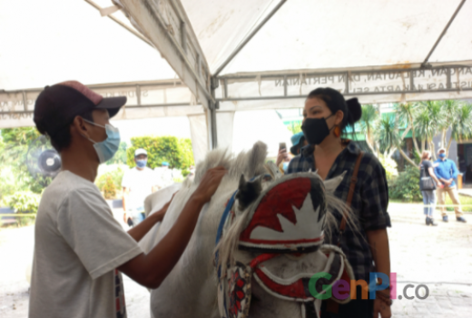 Sambangi Ragunan, Melanie Subono Beri Pesan Menyentuh - GenPI.co