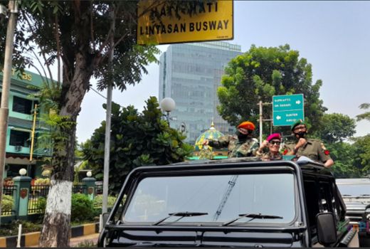 Ulang Tahun TNI, Tessy Kunjungi Kodim 0501 Diiringi Tanjidor - GenPI.co