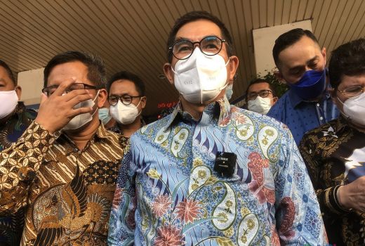 Hamdan Zoelva Ternyata Santai Saja Hadapi Yusril Ihza Mahendra - GenPI.co