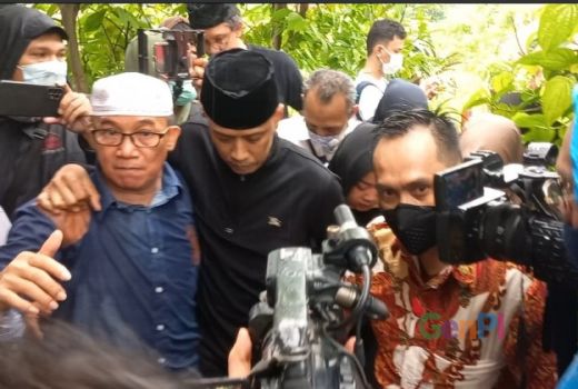 Ayah Vanessa Angel Masih Menunggu Kepulangan Gala - GenPI.co