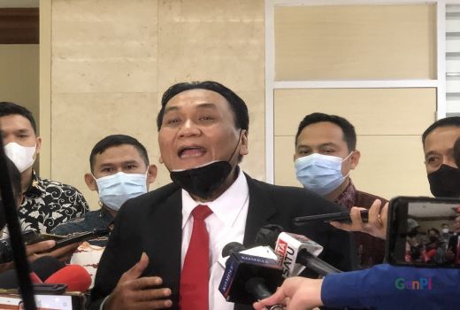 Politikus PDIP Bongkar Jokowi, Gaduh Terus Sama Menterinya - GenPI.co