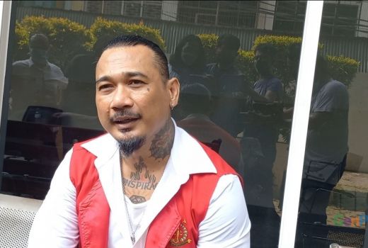 Sebelum Masuk Ruang Sidang, Jerinx SID: Saya Sangat Kangen Istri - GenPI.co