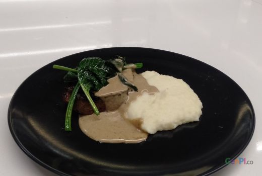 Ini Tips Memasak Daging Steak Agar Empuk dan Juicy ala Chef - GenPI.co