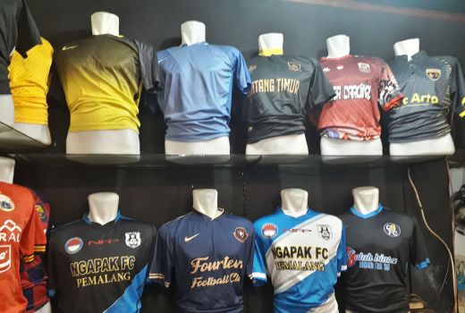 Bermain Sepak Bola Lebih Keren dengan Custom Jersey - GenPI.co