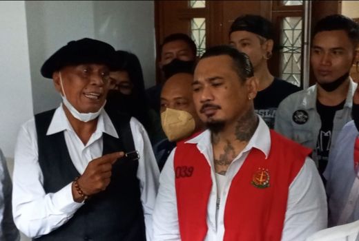 Ayah Jerinx SID Buka-bukaan Soal Dugaan Pemerasan oleh Adam Deni - GenPI.co