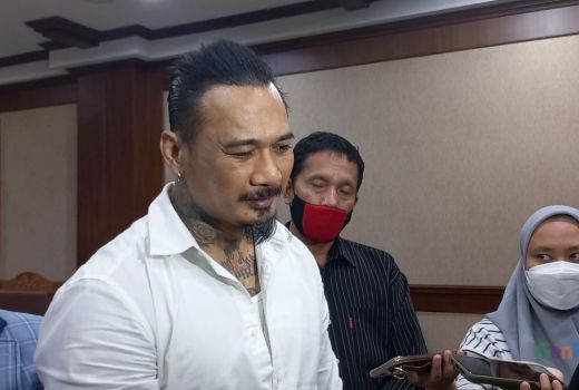 Jerinx Siapkan Bukti Foto Adam Deni yang Hina Presiden Jokowi - GenPI.co