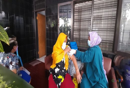 Kemenkes Imbau Masyarakat Tetap Vaksinasi Booster, Ini Alasannya - GenPI.co