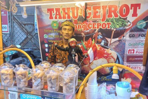 Jadi Juragan Tahu Gejrot, Dudung Raih Omzet Rp 60 Juta - GenPI.co