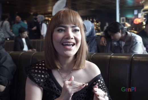 Irma Darmawangsa Blak-blakan Pilih Berondong: Dinikmati Saja - GenPI.co