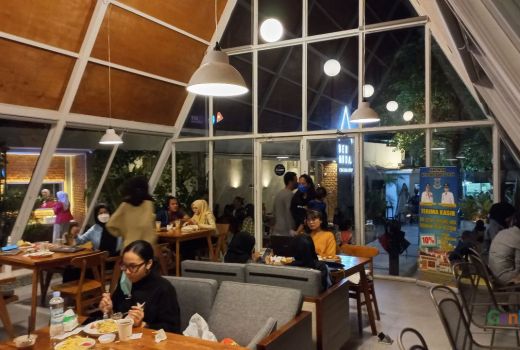 Tampil Beda, Ada Cafe Estetik di Pamulang, Desainnya Ciamik! - GenPI.co