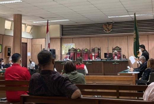 Suara Lantang Adam Deni: Wakil Rakyat Mengkriminalisasi Rakyatnya - GenPI.co