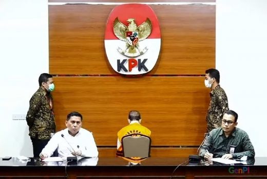 Aksi KPK Tak Ada Ampun, Tahan Eks Gubernur Riau Annas Maamun - GenPI.co