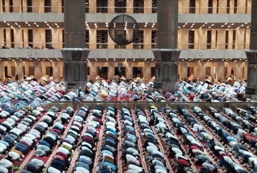 Alhamdulillah, MUI Izinkan Salat Berjemaah Tanpa Masker - GenPI.co