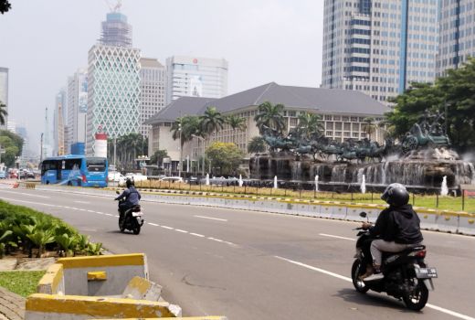 Akibat Demo Mahasiswa, Arus Lalu Lintas di Kawasan DPR RI Ditutup - GenPI.co