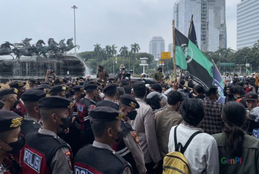 Ada Penumpang Gelap di Demo 11 April, Ade Armando Jadi Korban - GenPI.co