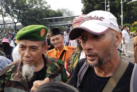 Babe Aldo Sebut Pemerintah Panik, Minta Jokowi Mundur - GenPI.co