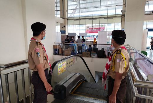 Pramuka Bersiaga di Terminal Pulo Gebang, Apa Tugasnya? Oh Begini - GenPI.co