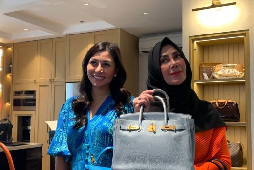 Koleksi Tas Branded, Ibu Raffi Ahmad Percayakan Belle & Kate - GenPI.co