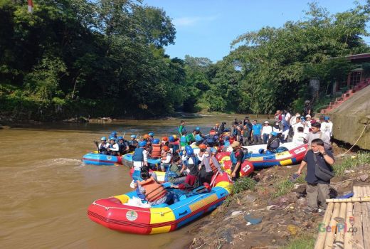 Aksi Bersih di Sungai Ciliwung Kumpulkan 1,35 Ton Sampah - GenPI.co
