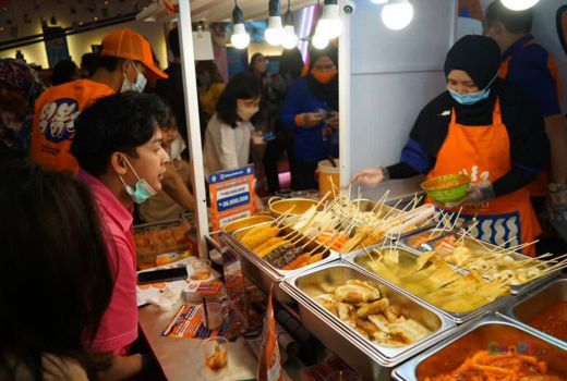 Makanan Korea Primadona, Topoci Jamin Produknya Halal - GenPI.co
